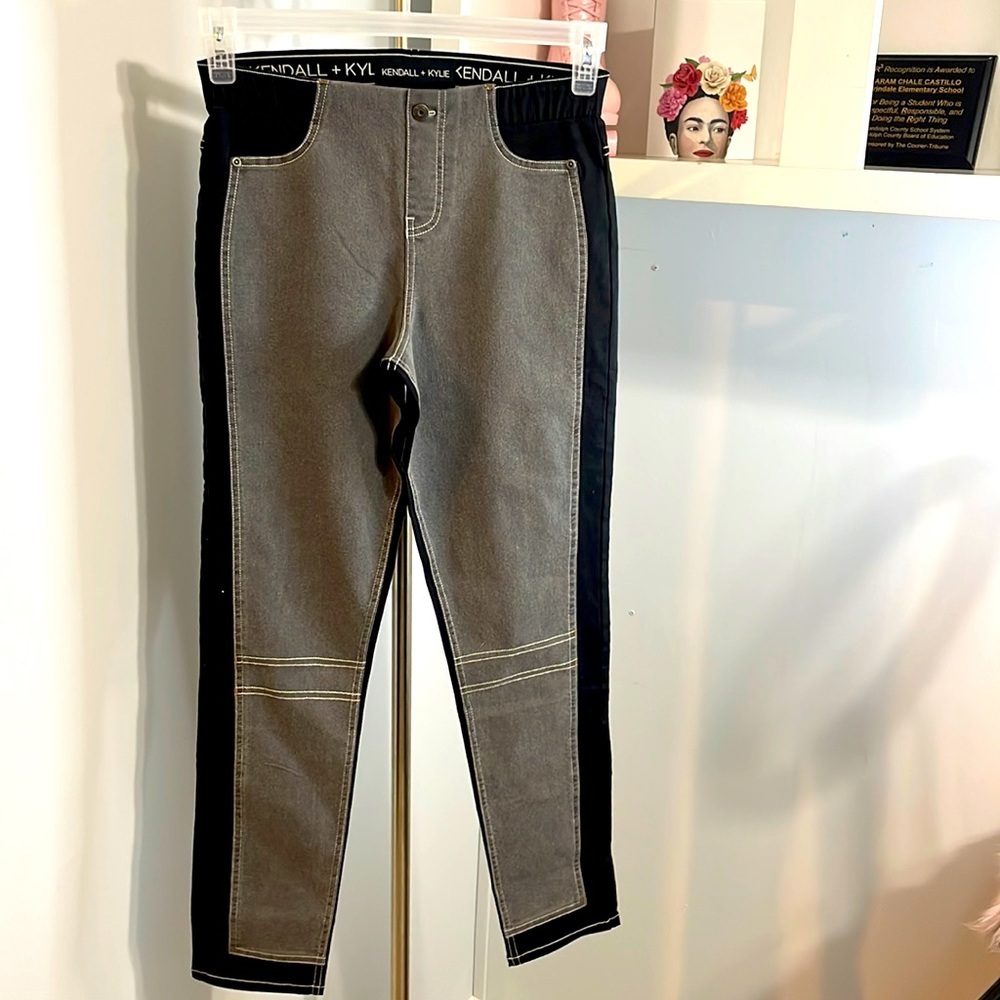 Kendal + Kyle jeans/ leggings